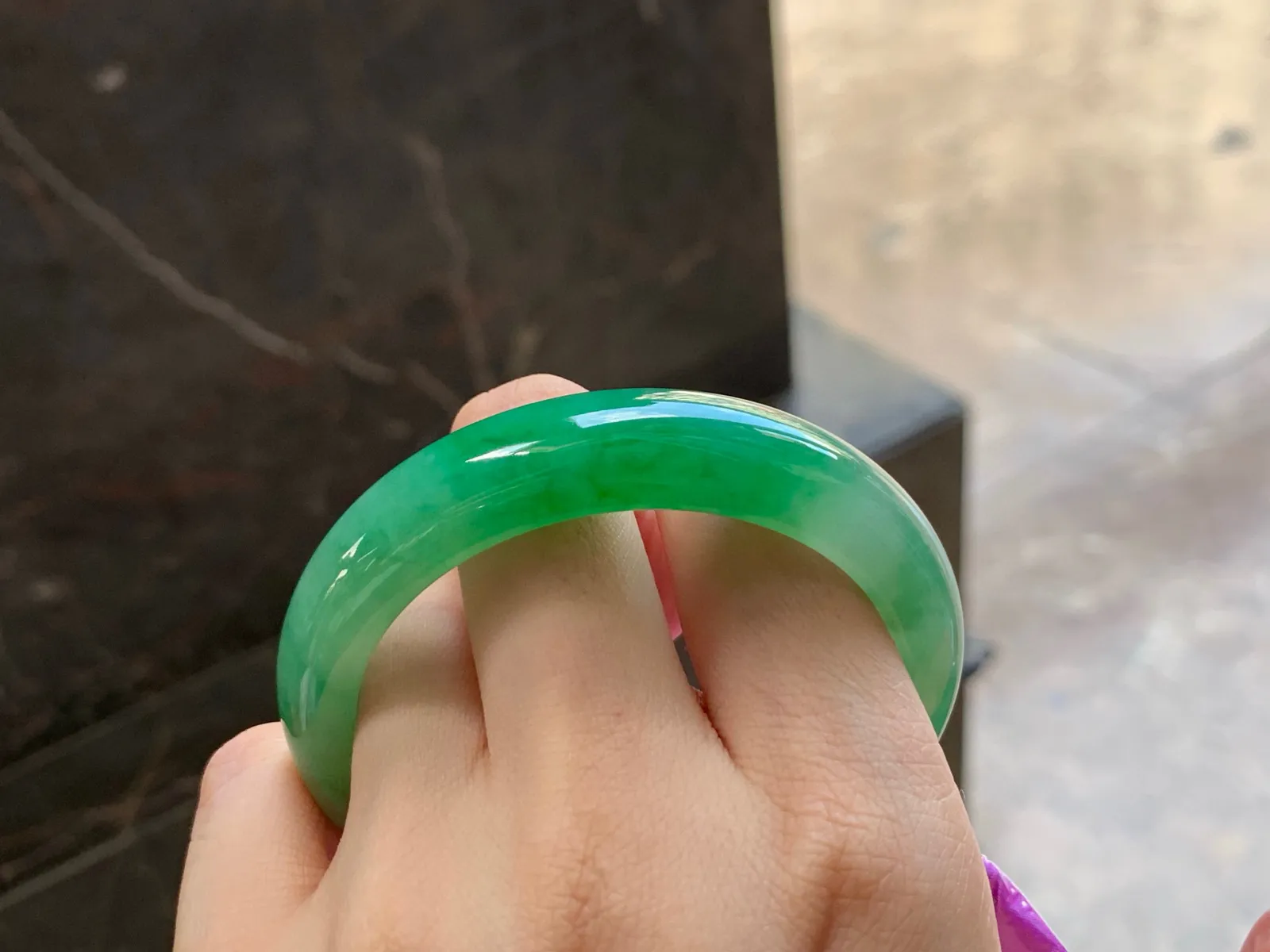 带色手镯
种好水润 52.8/12.6/7.8mm