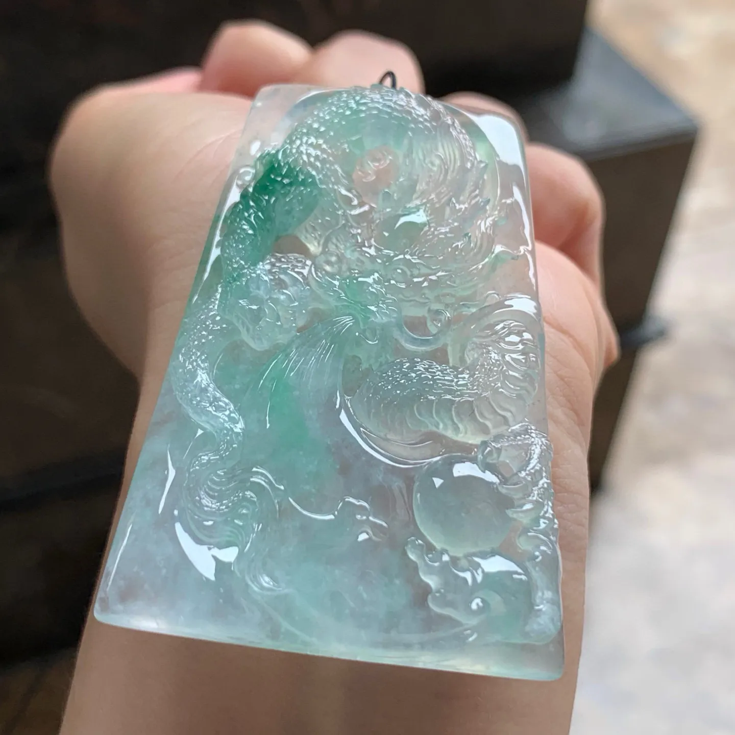 冰种飘花龙牌
花色漂亮 清爽