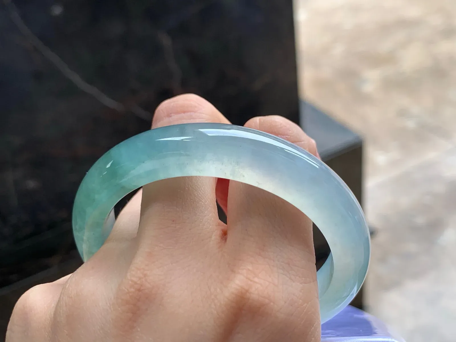 冰种蓝晴手镯
种老水足 56.6/12.5/8.8mm