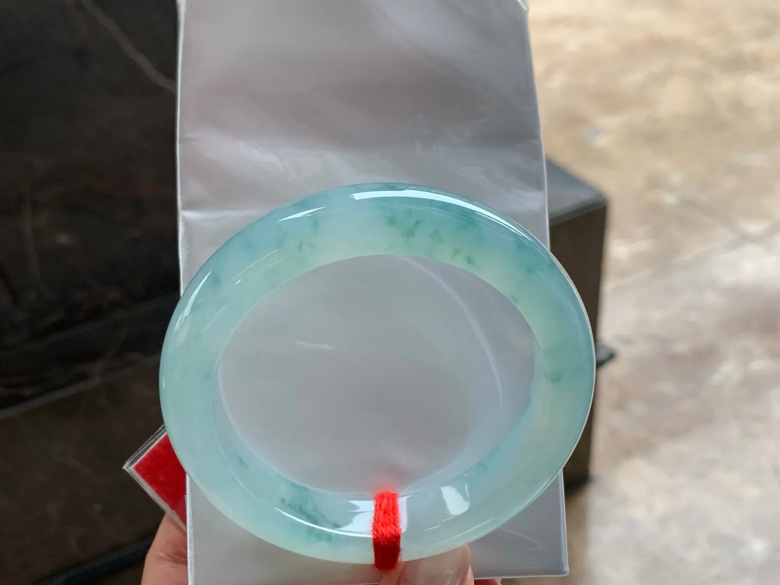 冰种飘花手镯
种好57.8/12.6/9.6mm