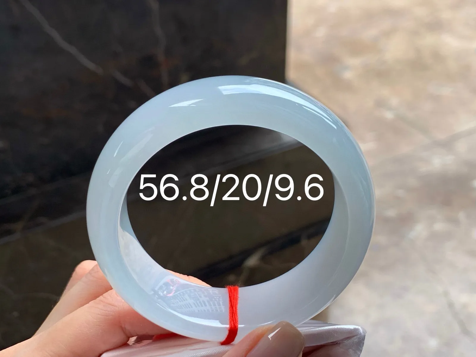 冰宽版手镯
水润56.8/20/9.6mm