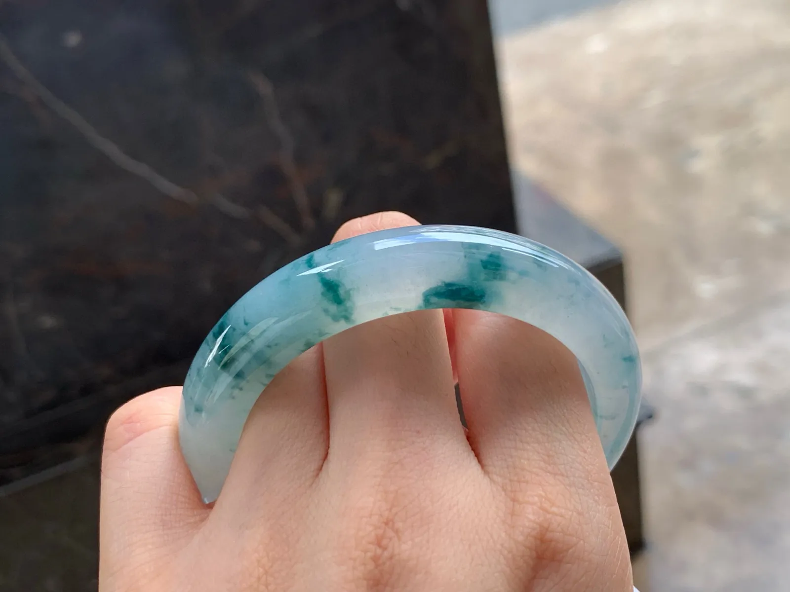 冰种飘花手镯
种好55.6/12.3/8.7mm