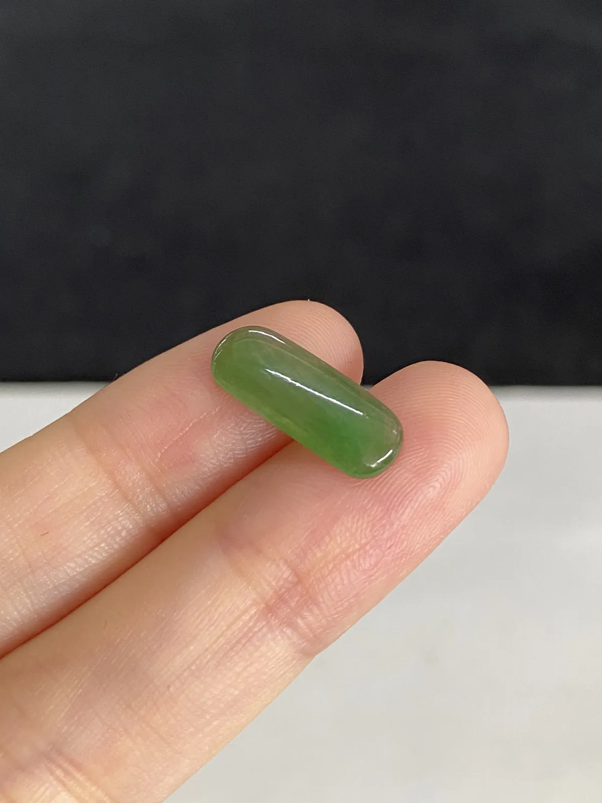 翡翠马鞍形裸石