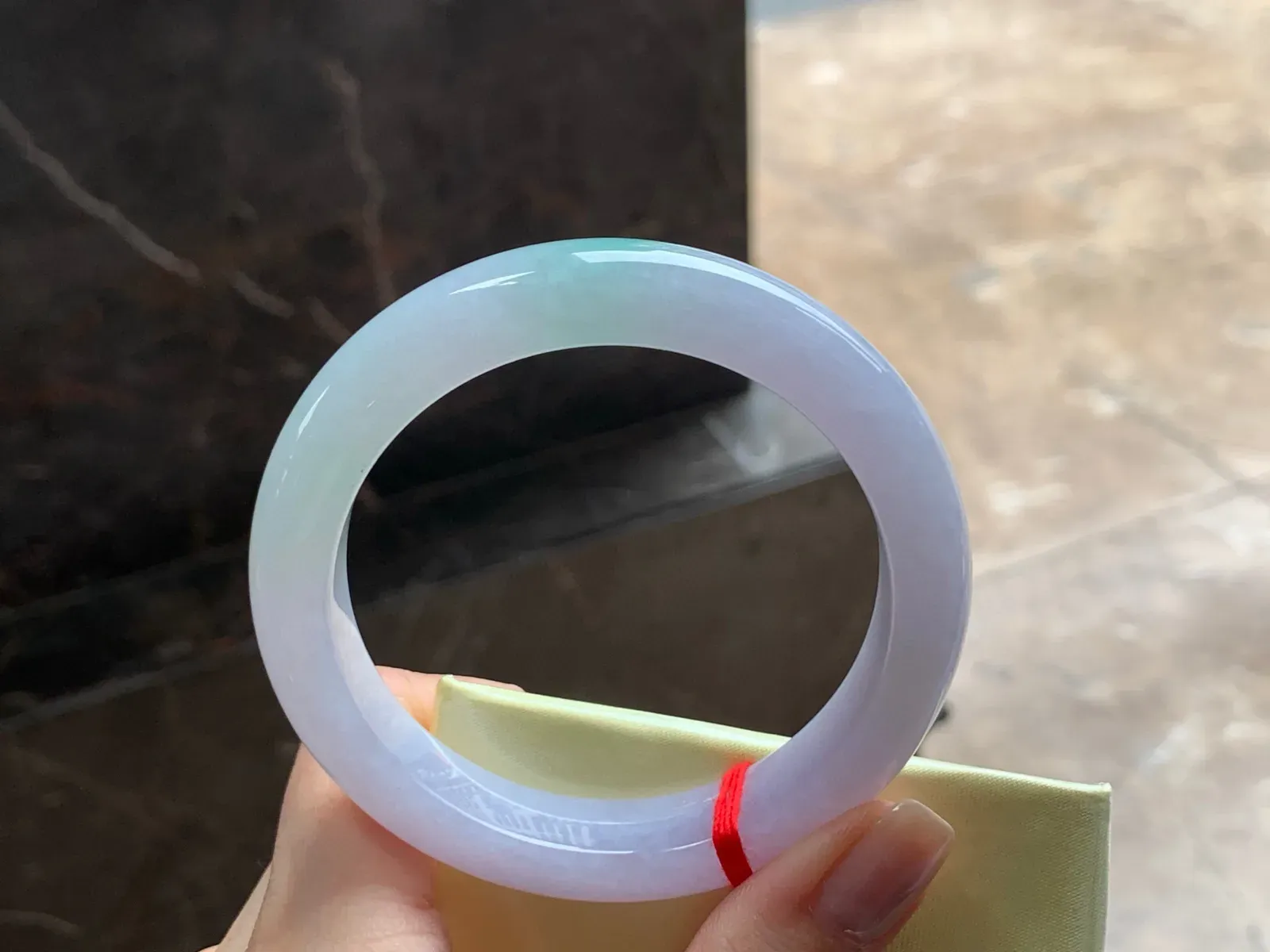 春彩手镯
细腻56.1/12.1/8.8mm