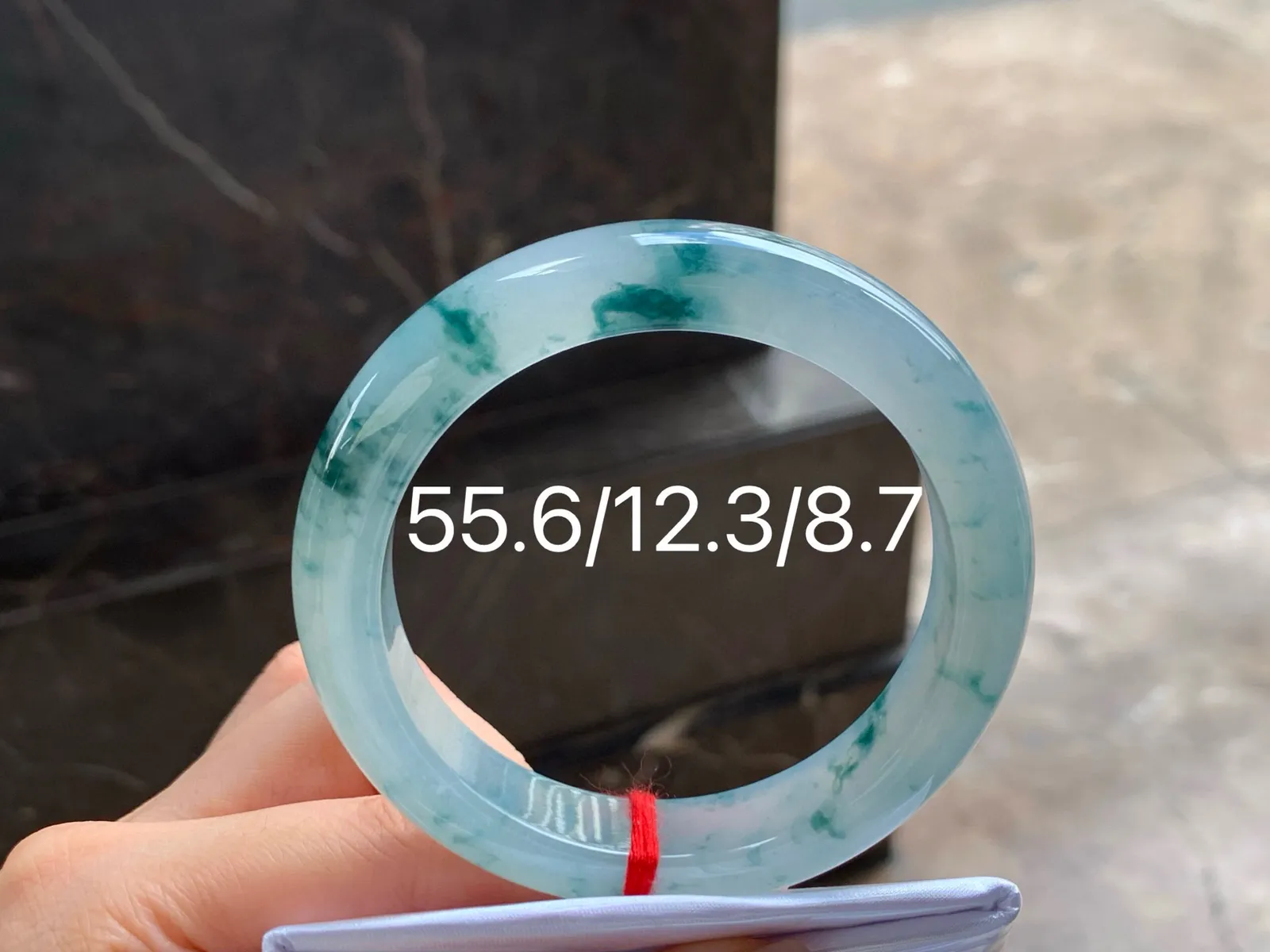 冰种飘花手镯
种好55.6/12.3/8.7mm