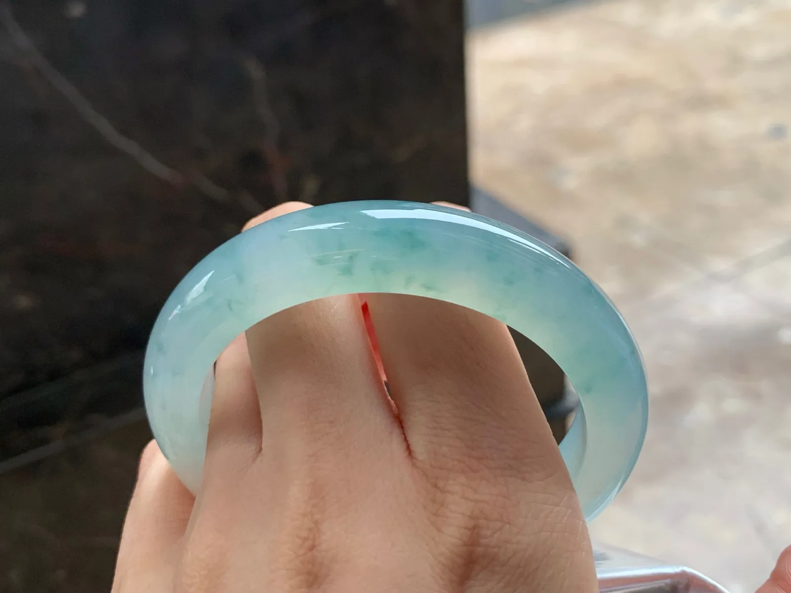 冰种飘花手镯
种好57.8/12.6/9.6mm