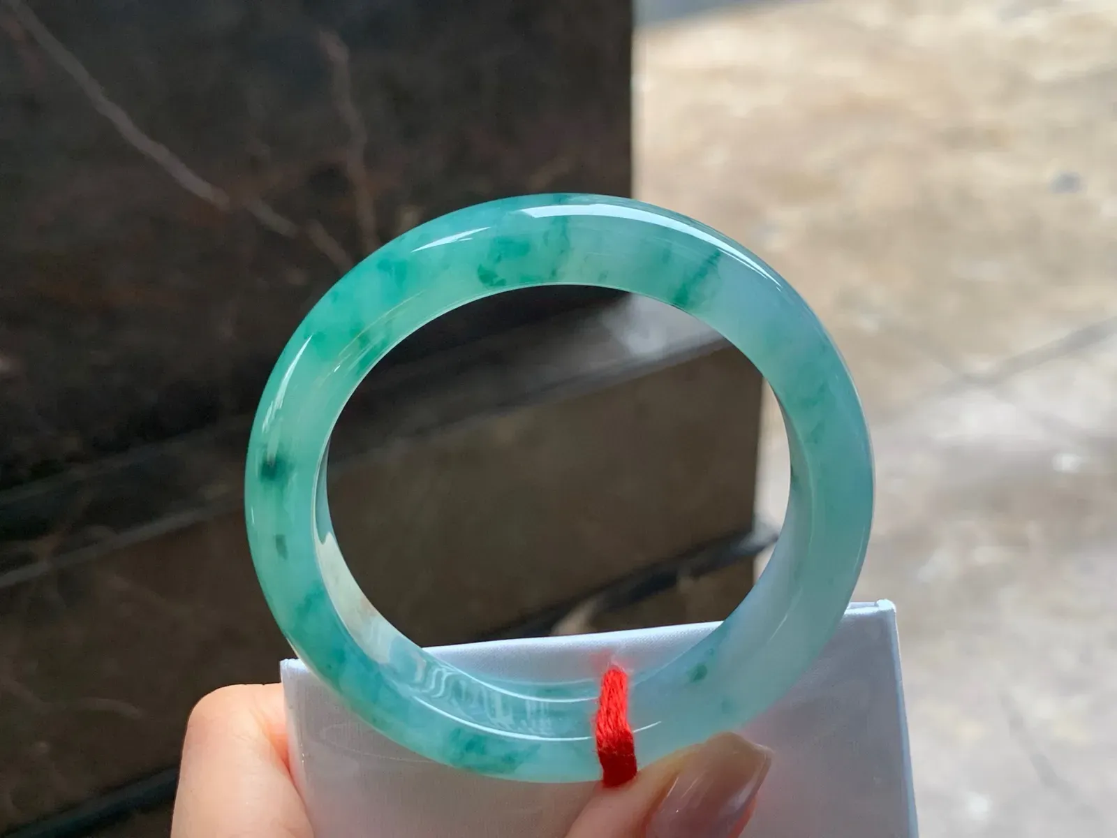 冰飘花手镯
底色漂亮 53/13/8.2mm