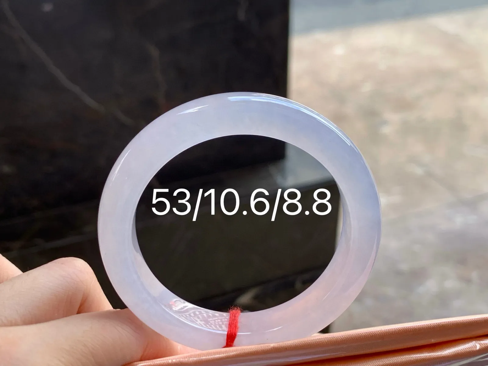 冰种淡粉手镯
清爽53/10.6/8.8mm