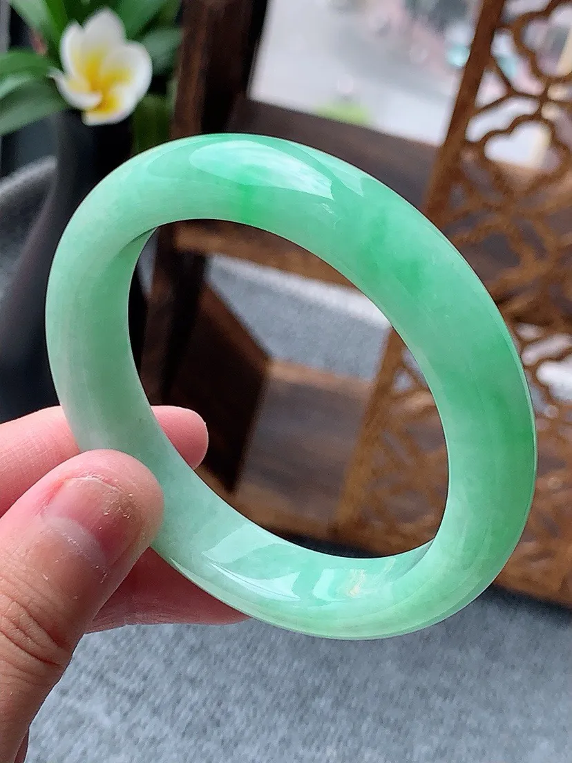 a货翡翠老坑满绿正装正圈手镯52-53小圈口  尺寸52.5×11.8×8mm 重量51.88g 0