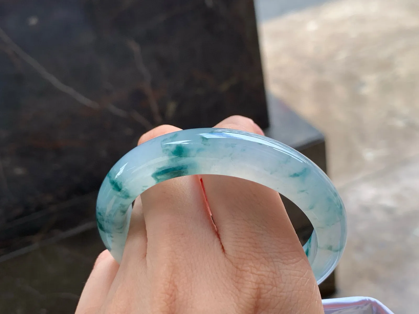冰种飘花手镯
种好55.6/12.3/8.7mm