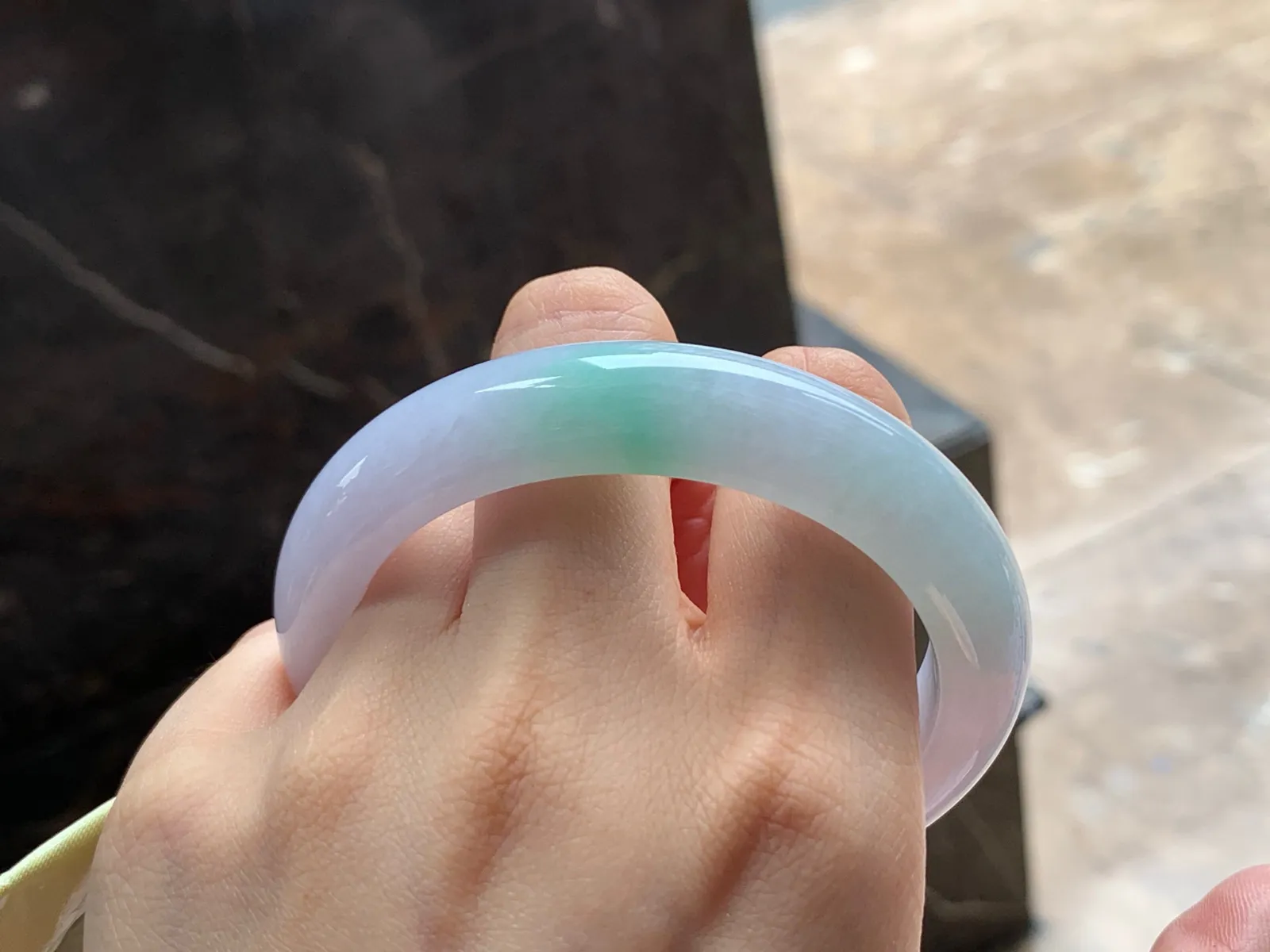春彩手镯
细腻56.1/12.1/8.8mm