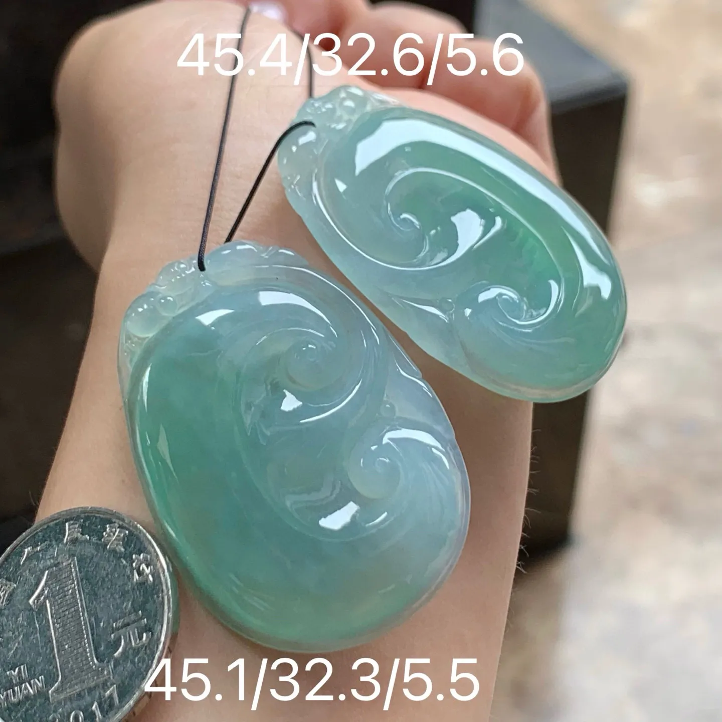 如意
底色漂亮 水润 一对价