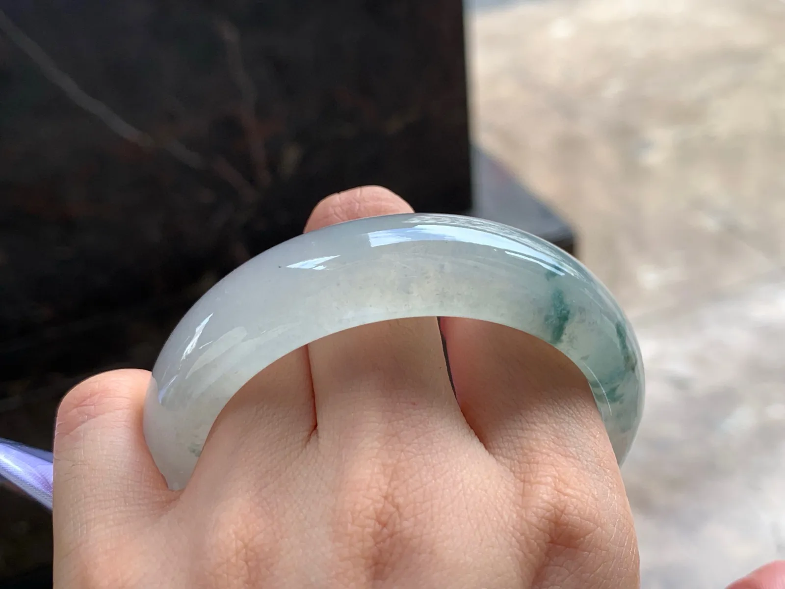 冰飘花宽版手镯
清爽58/16.3/8.6mm