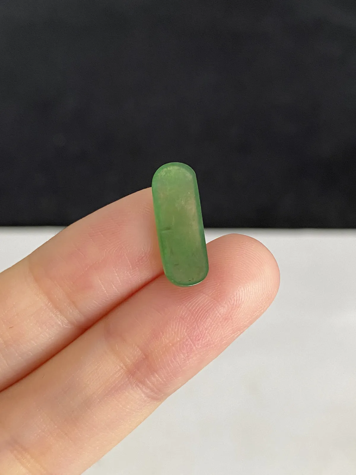 翡翠马鞍形裸石