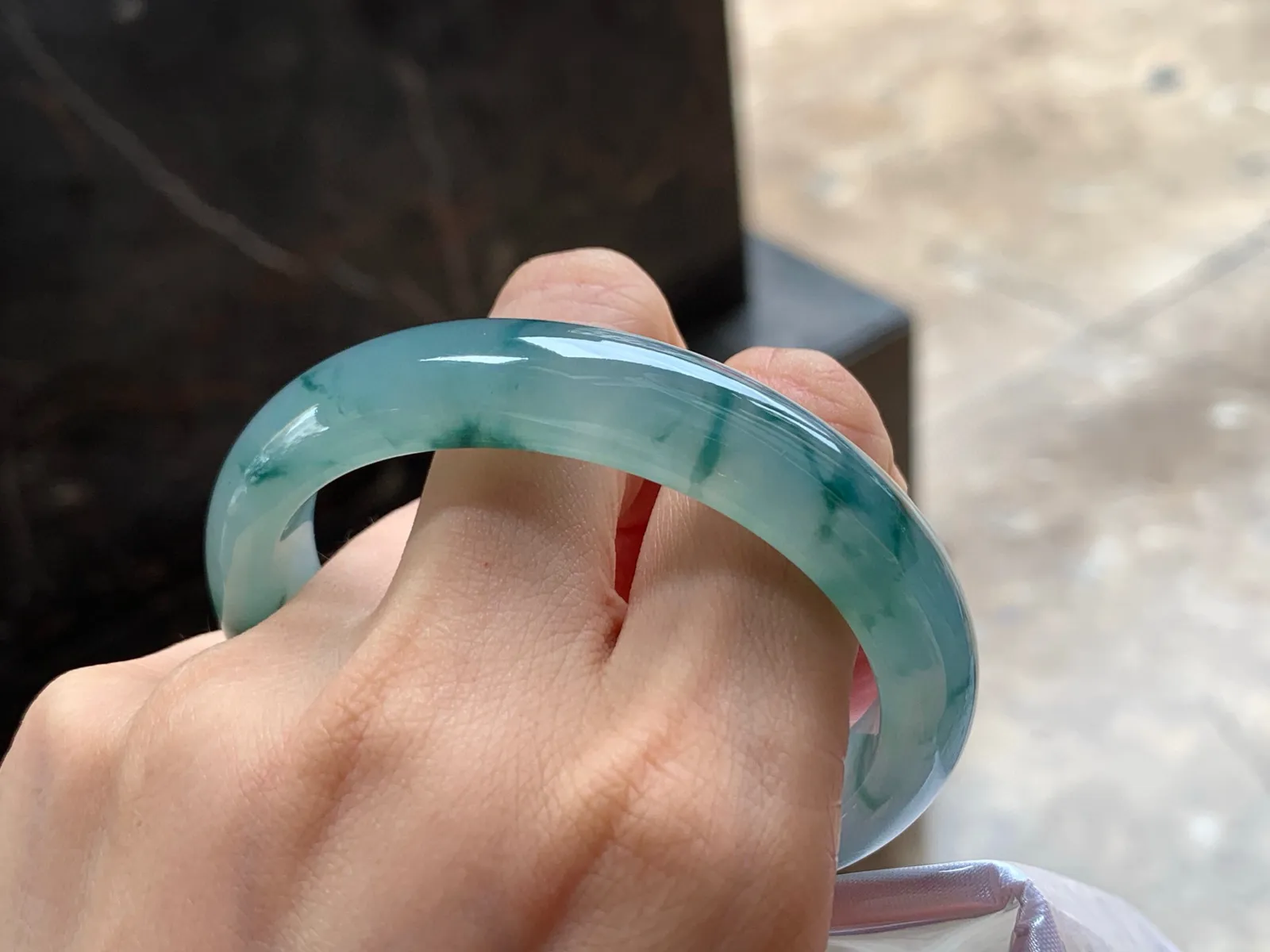 冰飘花贵妃镯
种好54.5/13/7.8mm