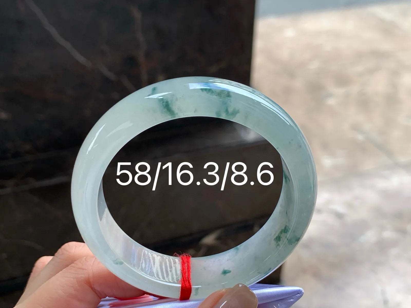 冰飘花宽版手镯
清爽58/16.3/8.6mm