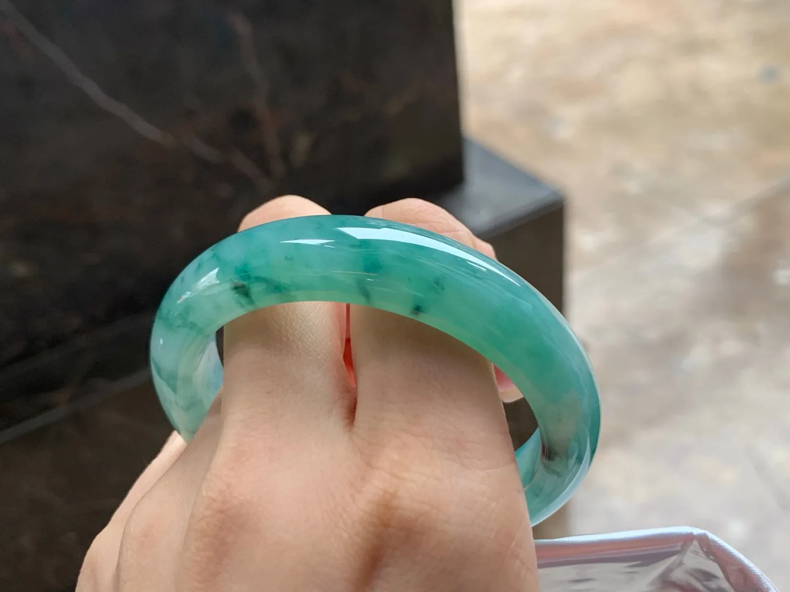 冰飘花手镯
底色漂亮 53/13/8.2mm