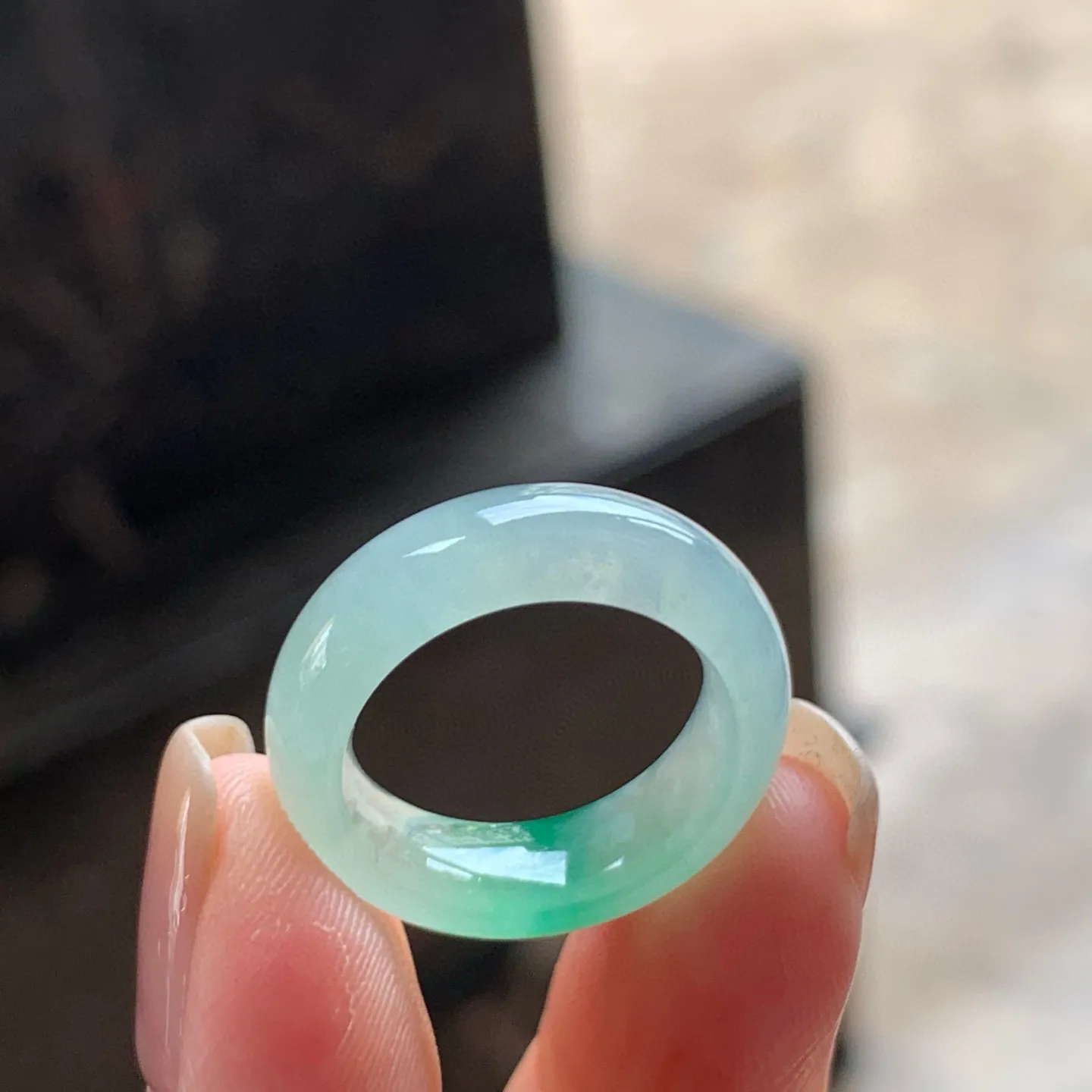 冰带色指环
颜色漂亮 种好水足