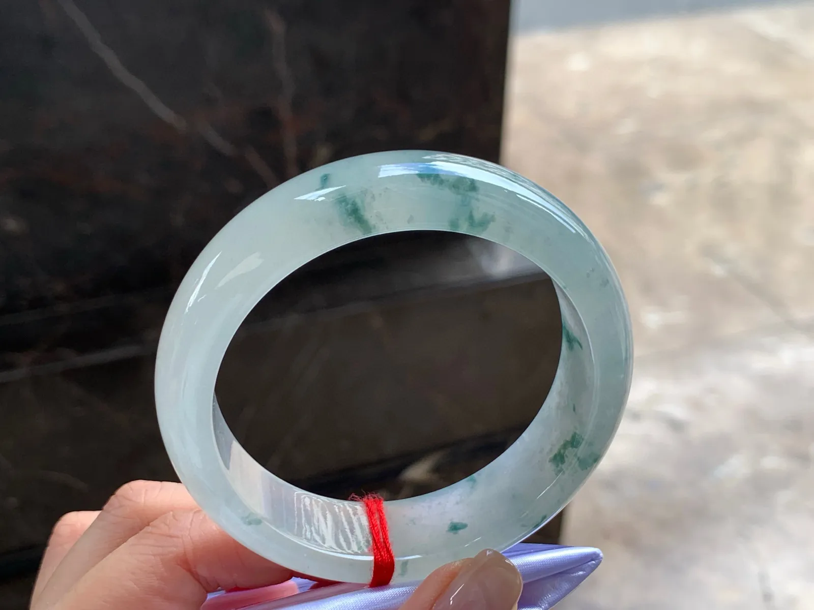 冰飘花宽版手镯
清爽58/16.3/8.6mm