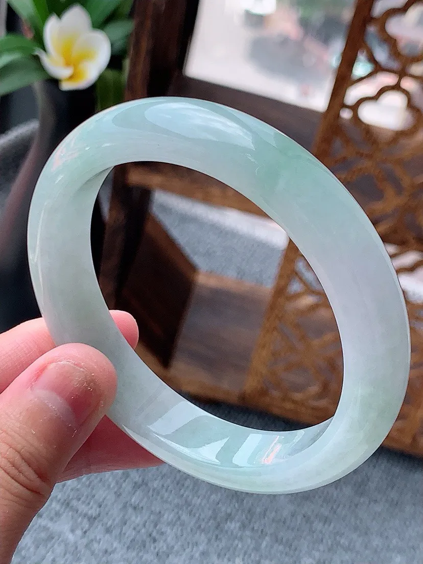 a货翡翠老坑晴底正装正圈手镯59-60大圈口  尺寸59.8×12.5×8.2mm 重量65.00g 0622