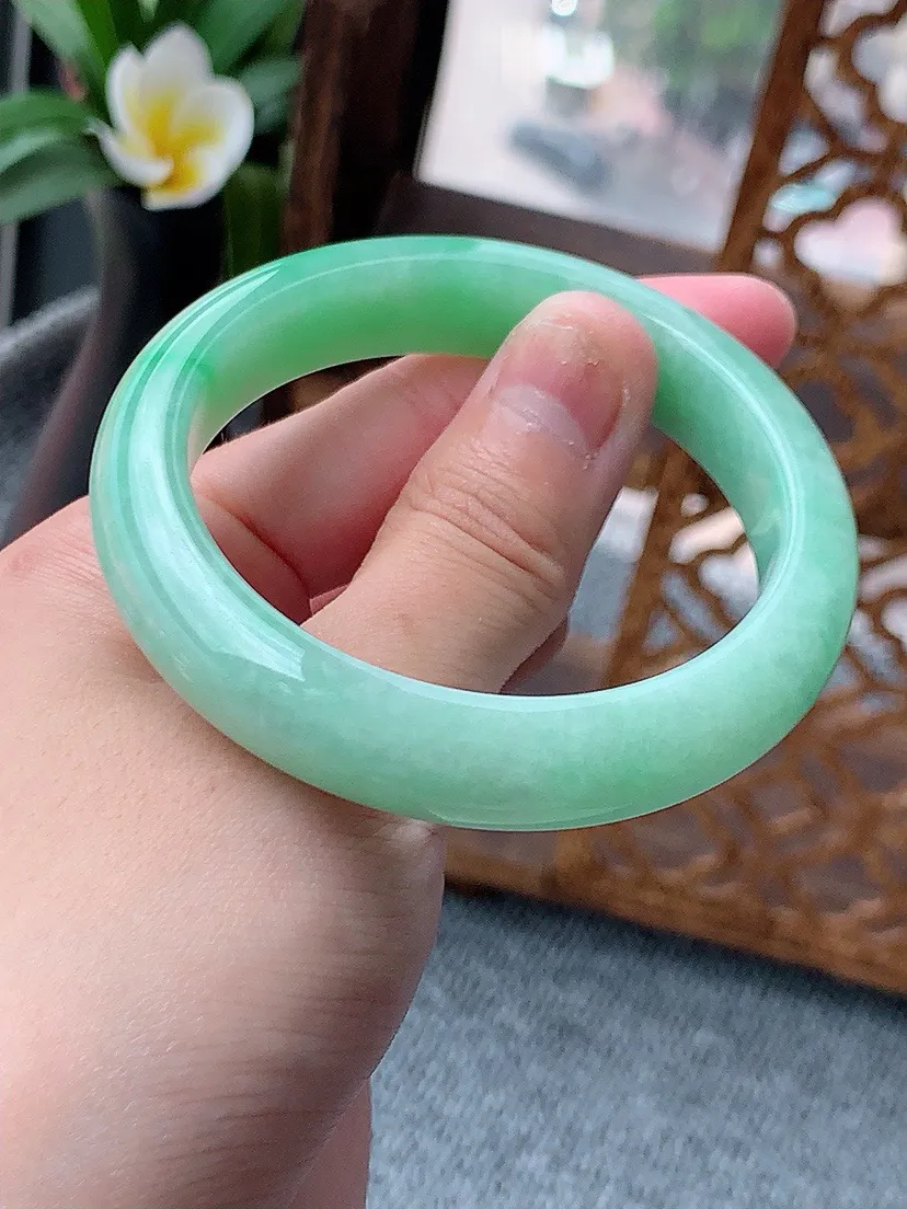 a货翡翠老坑满绿正装正圈手镯52-53小圈口  尺寸52.5×11.8×8mm 重量51.88g 0622