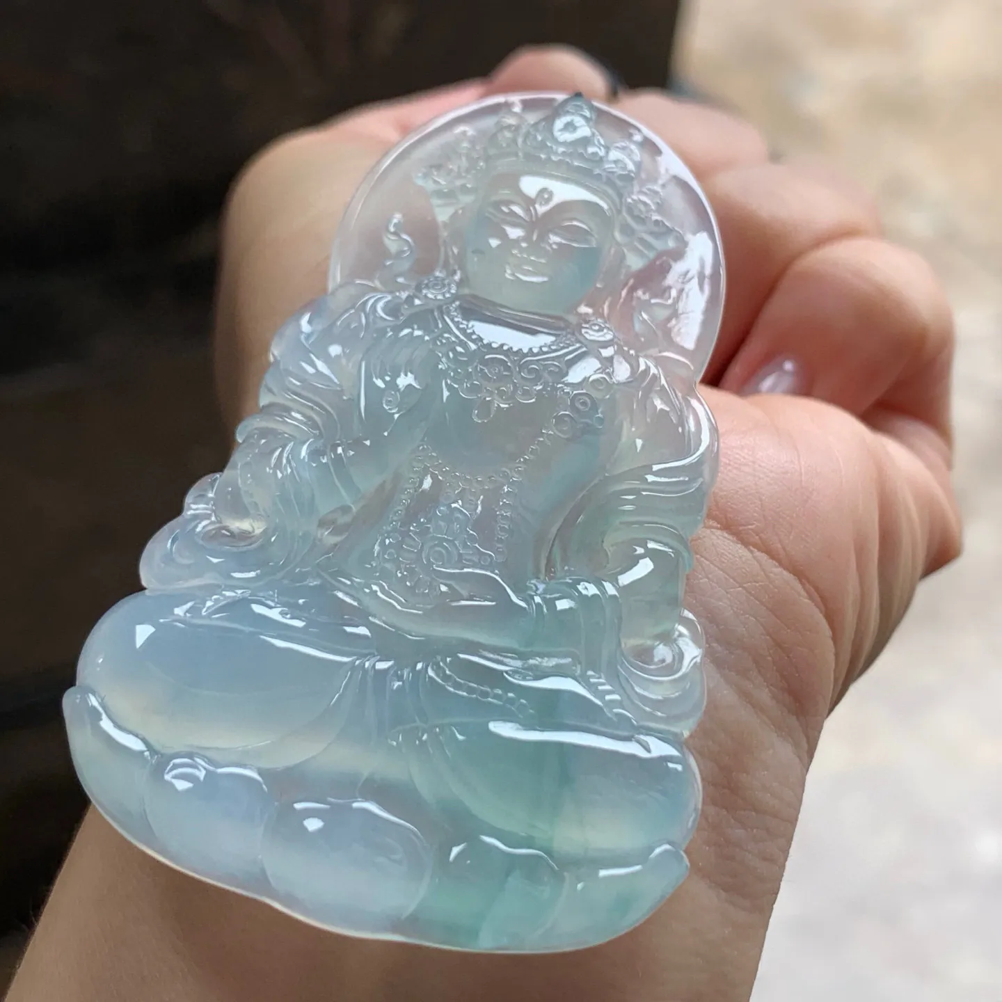 冰种度母
底色漂亮 大气
