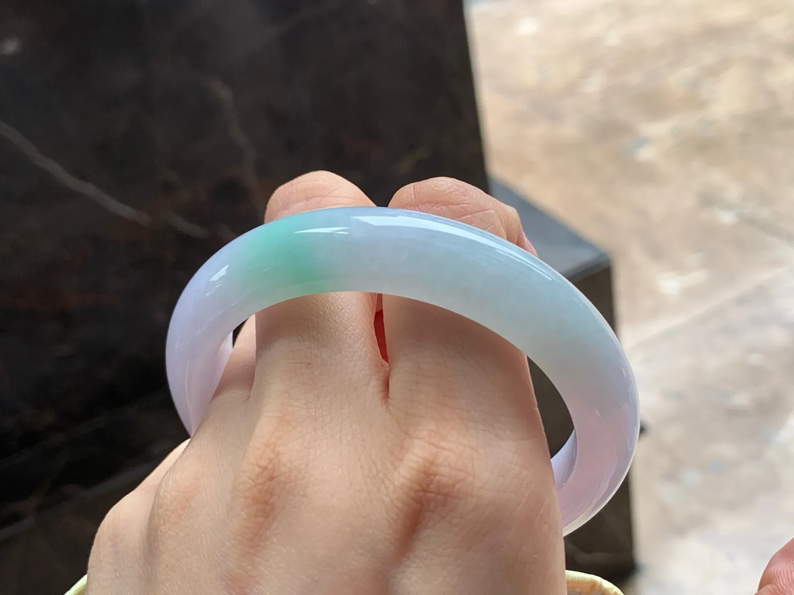 春彩手镯
细腻56.1/12.1/8.8mm