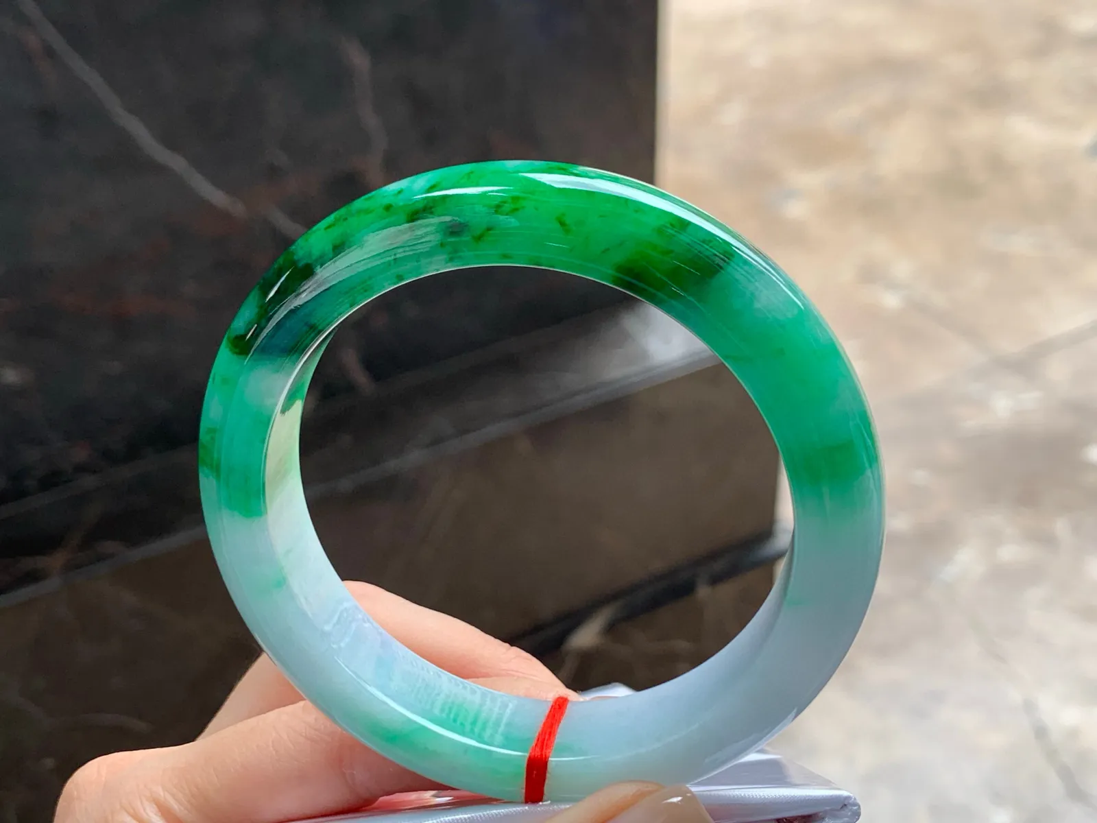 辣绿大圈手镯
色好60.2/13.4/9.7mm
