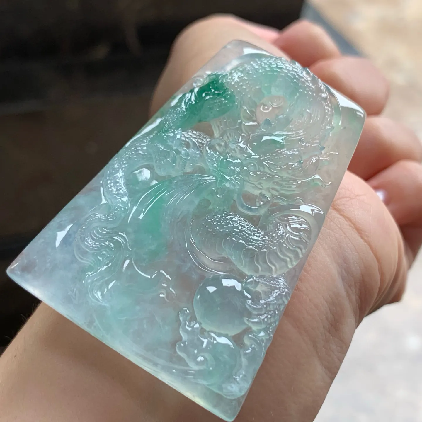 冰种飘花龙牌
花色漂亮 清爽