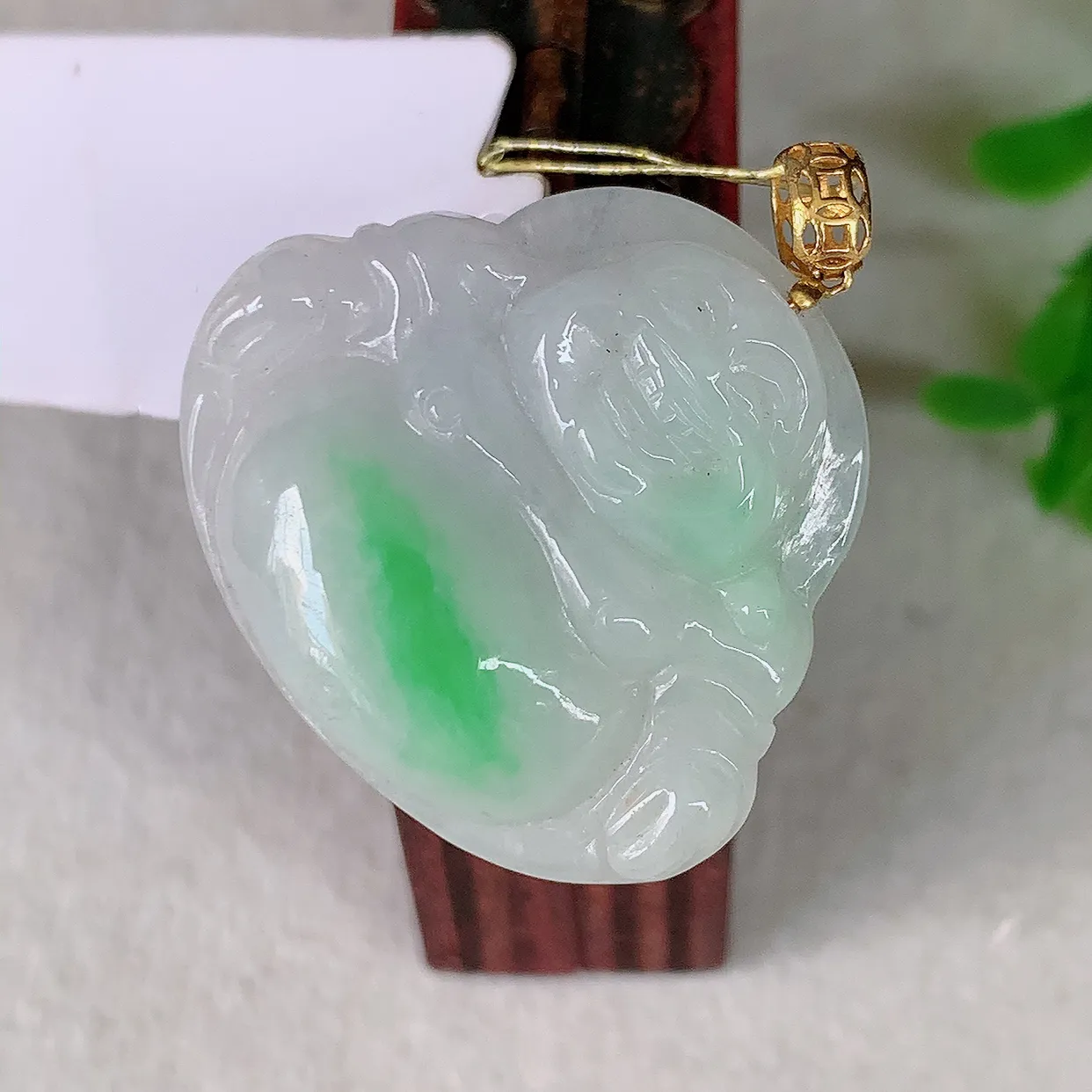 18K金镶嵌冰润飘绿佛公吊坠，翡翠笑佛，饱满，开脸喜庆，配戴优雅迷人！#35.5