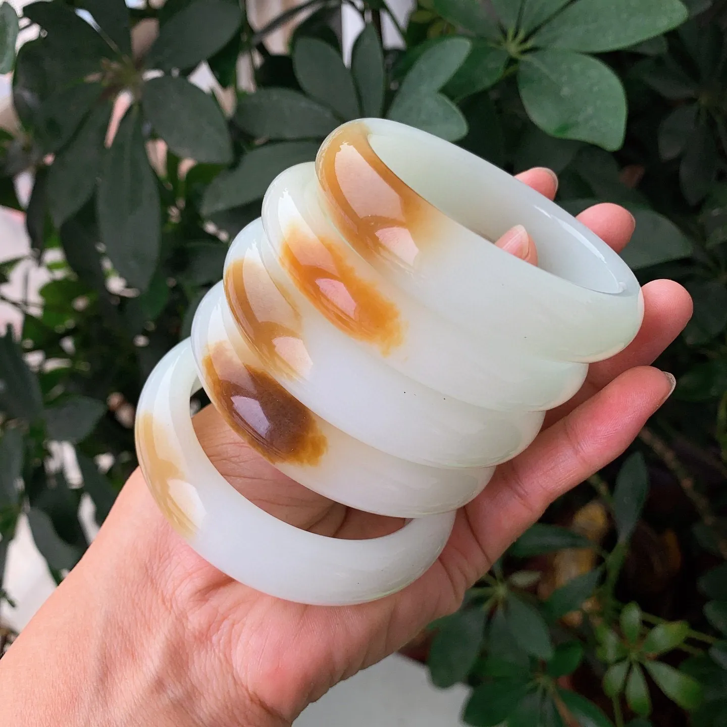 和田玉且末糖料手镯，精品且末糖料，糖色好，品质好，咨询圈口