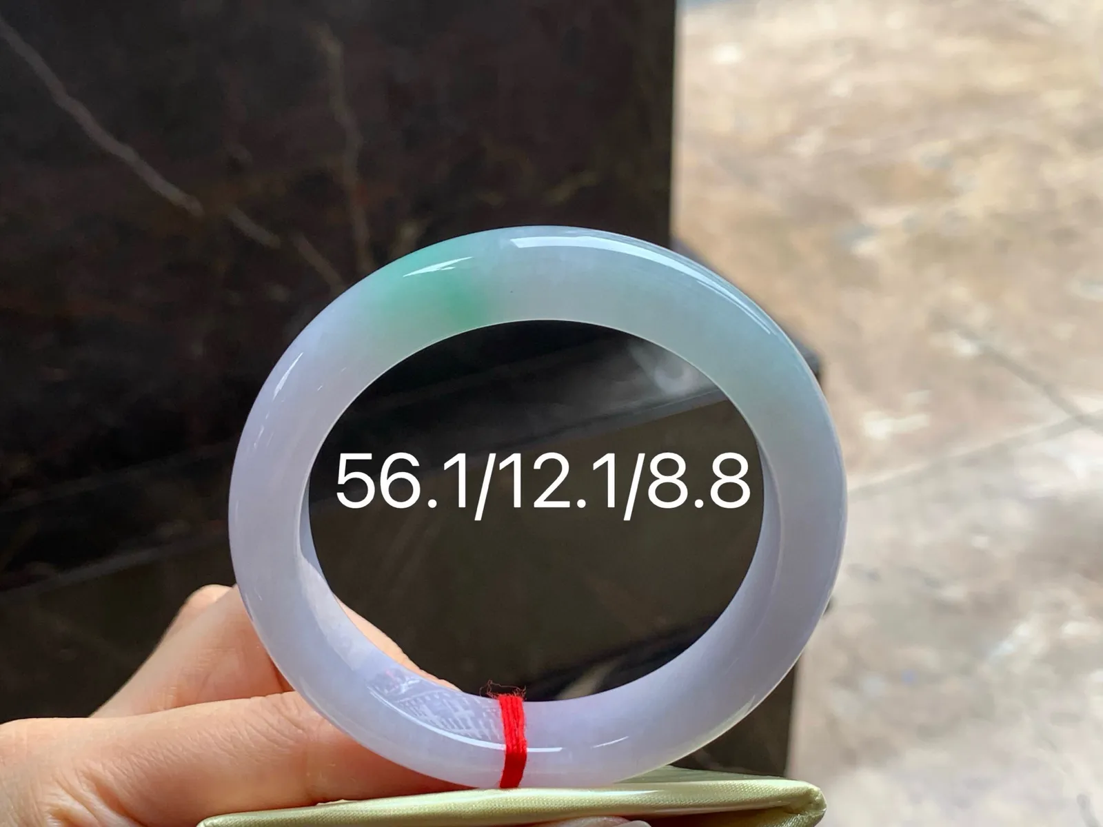 春彩手镯
细腻56.1/12.1/8.8mm