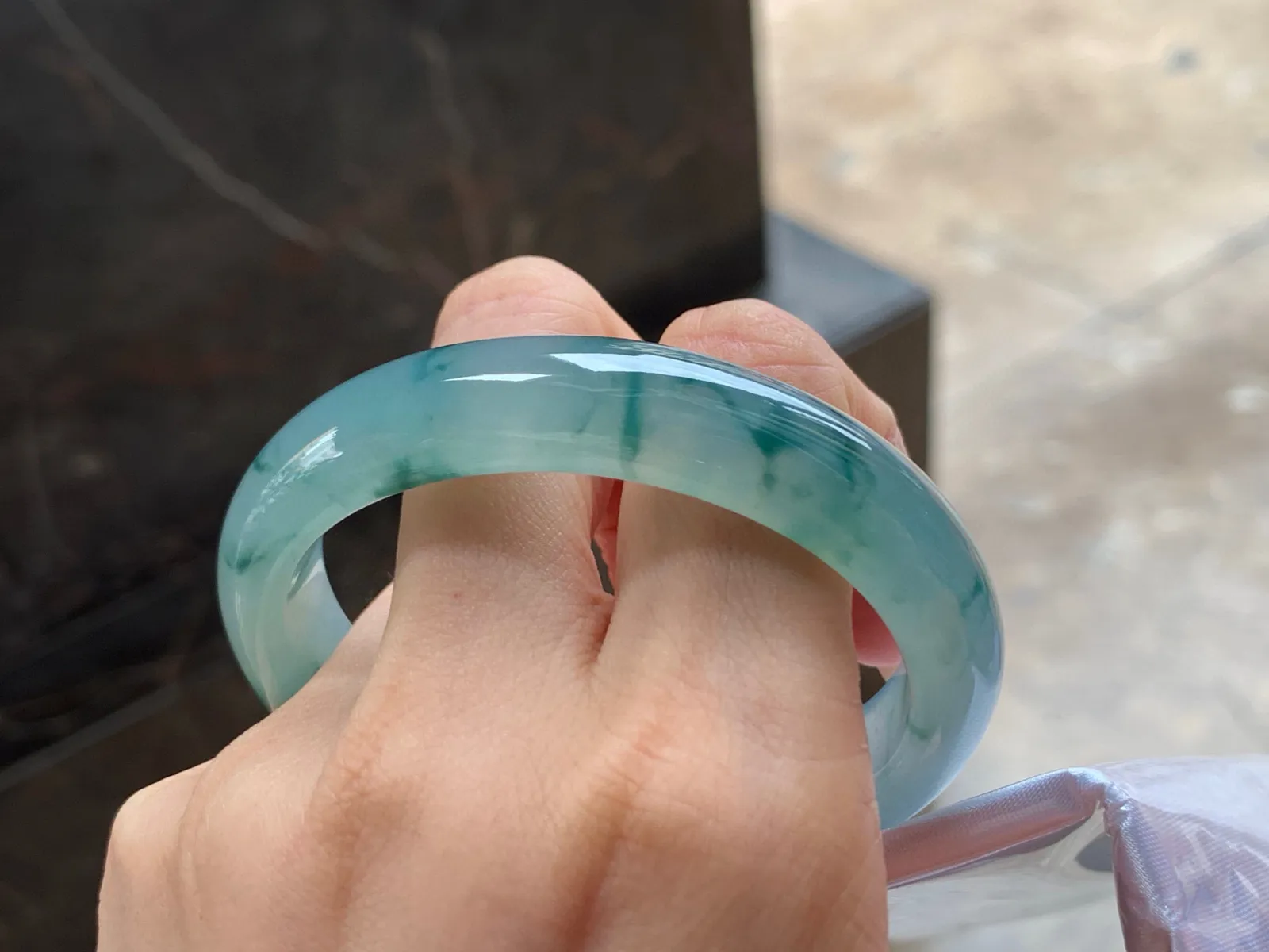 冰飘花贵妃镯
种好54.5/13/7.8mm