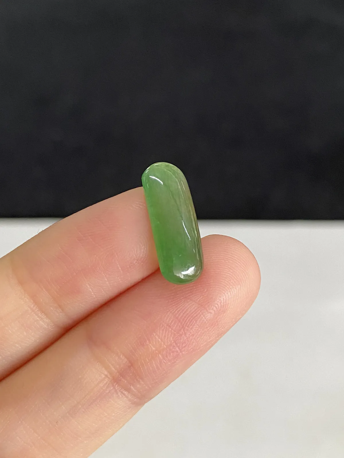 翡翠马鞍形裸石