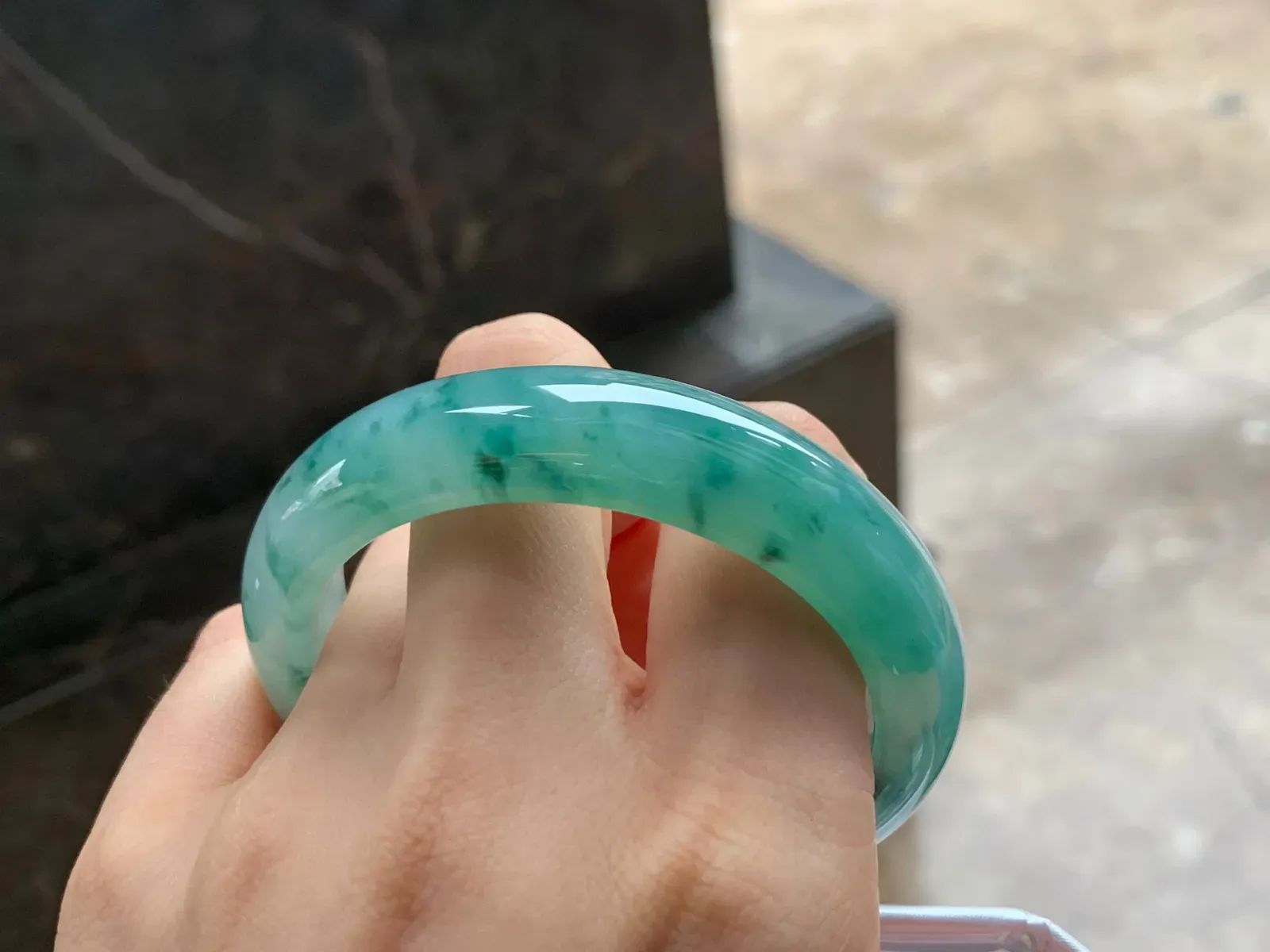冰飘花手镯
底色漂亮 53/13/8.2mm