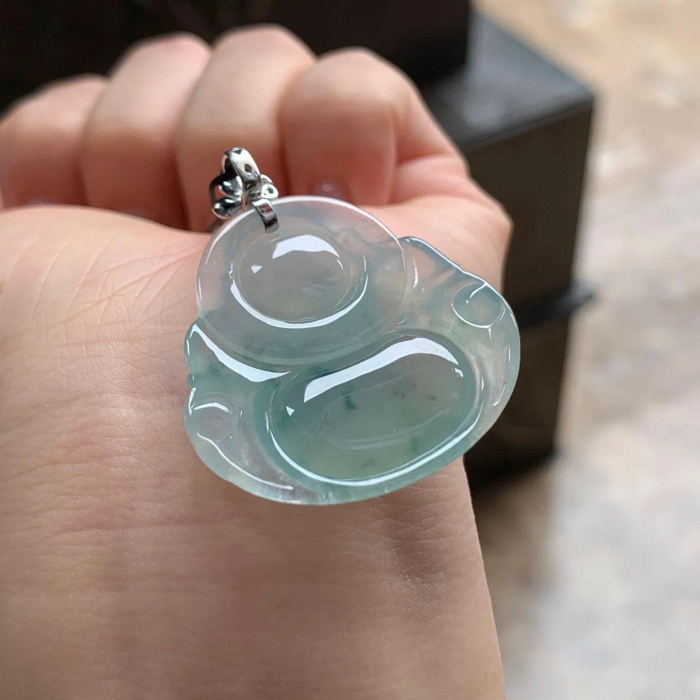 冰种飘花坐佛
清爽 金扣