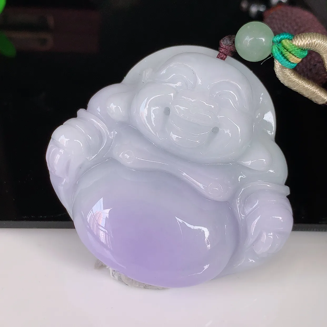 自然光实拍，大件厚装紫罗兰翡翠佛公吊坠，笑口常开，佛公在心中，一生平安幸福，佛公翠色迷人，佩戴佳品！
