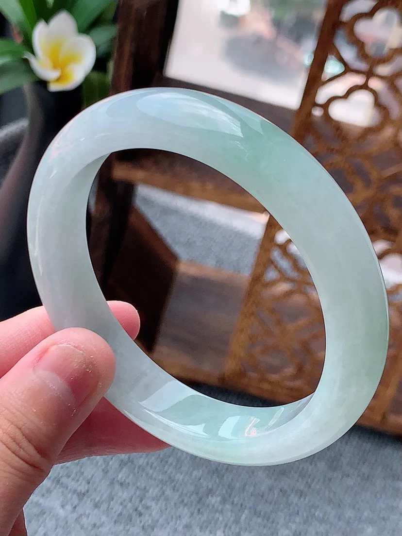a货翡翠老坑晴底正装正圈手镯59-60大圈口  尺寸59.8×12.5×8.2mm 重量65.00g