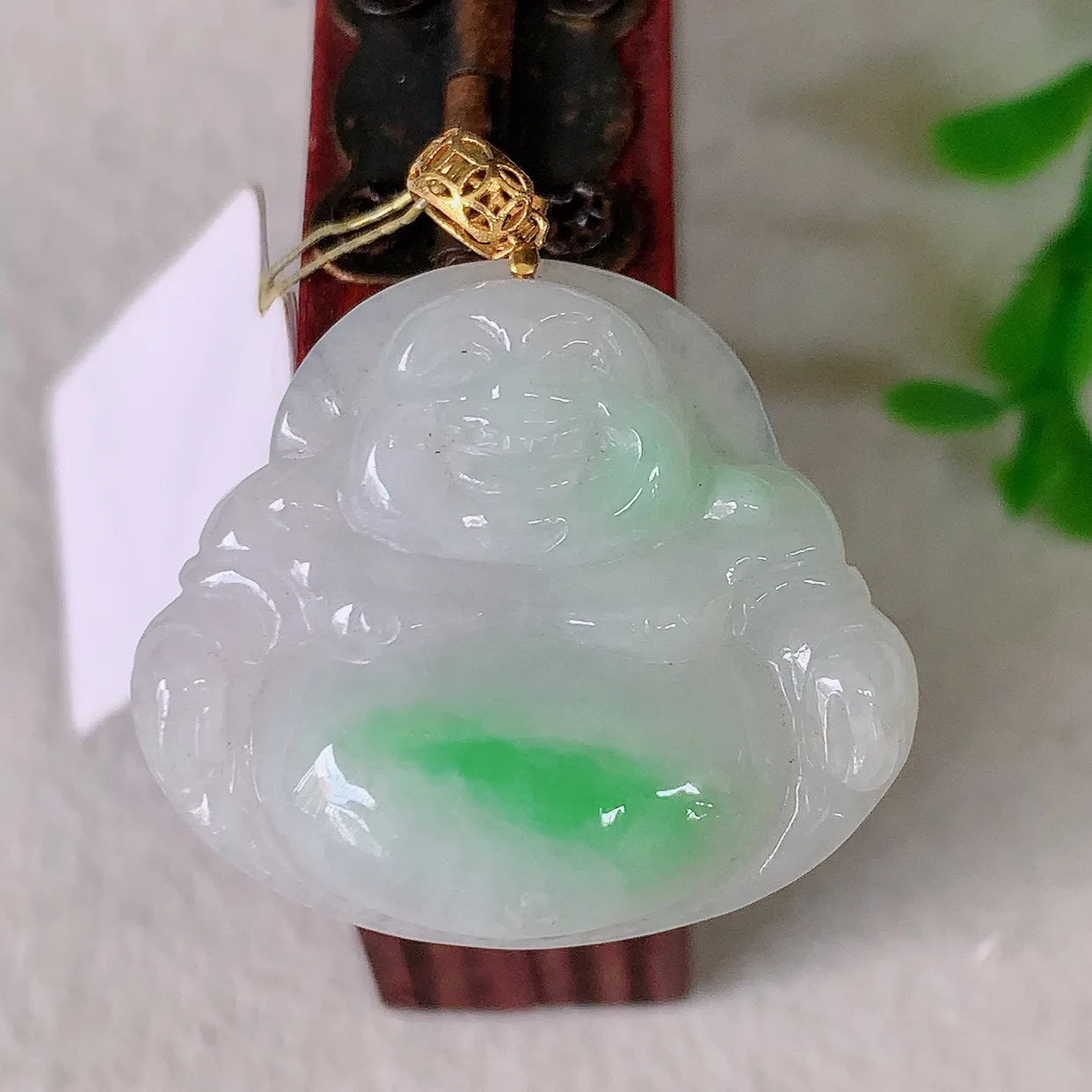 18K金镶嵌冰润飘绿佛公吊坠，翡翠笑佛，饱满，开脸喜庆，配戴优雅迷人！#35.5
