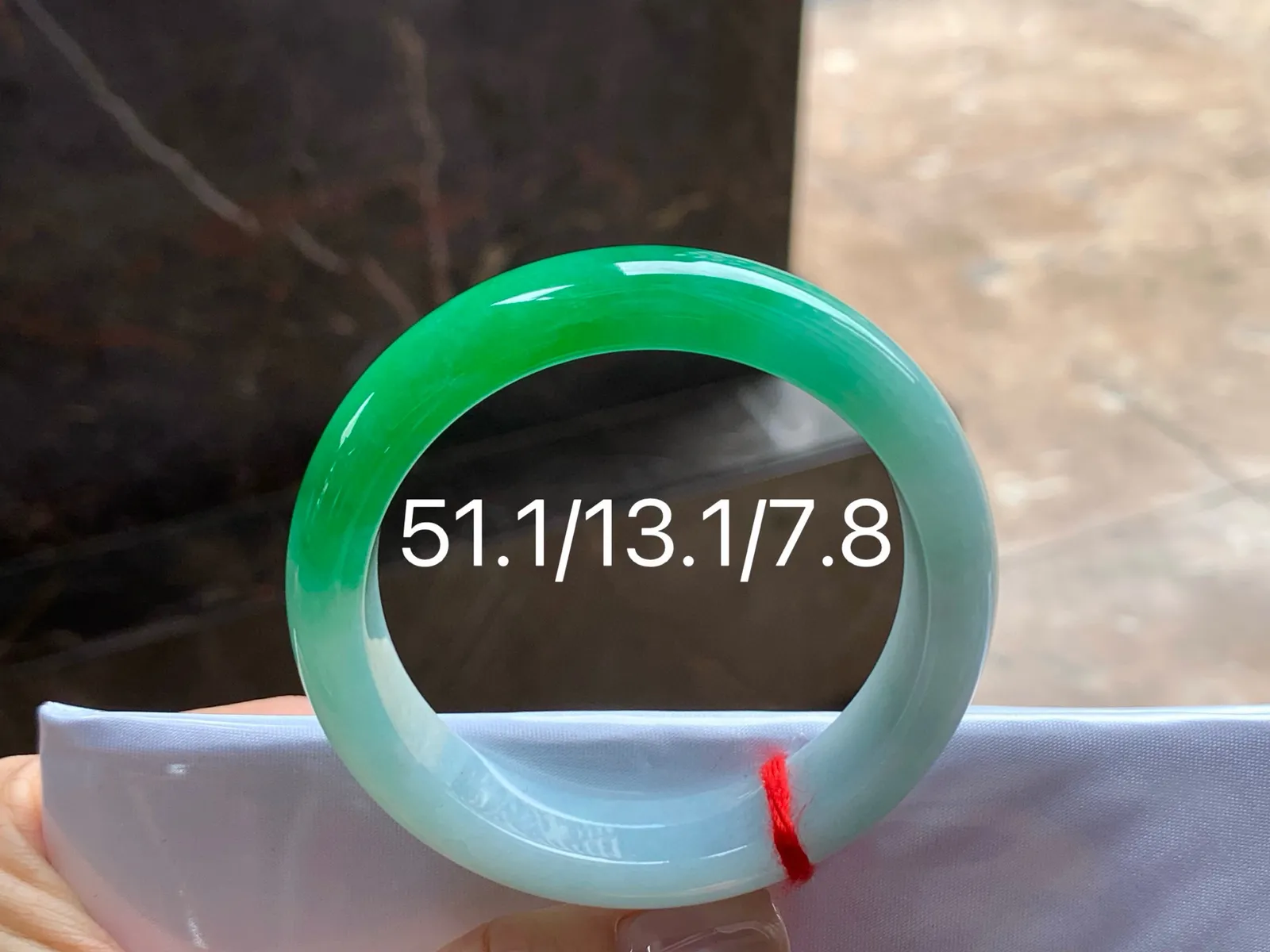 阳绿手镯
细腻51.1/13.1/7.8mm