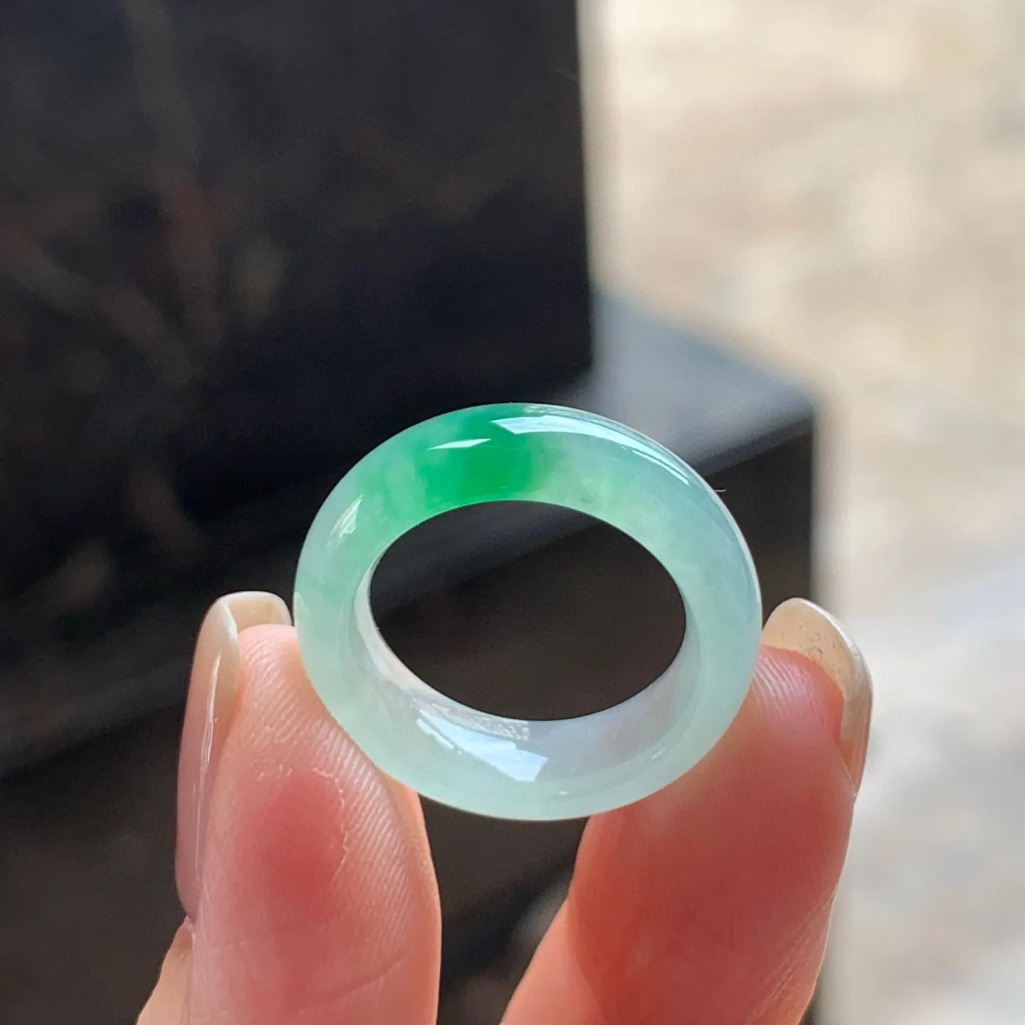 冰带色指环
颜色漂亮 种好水足