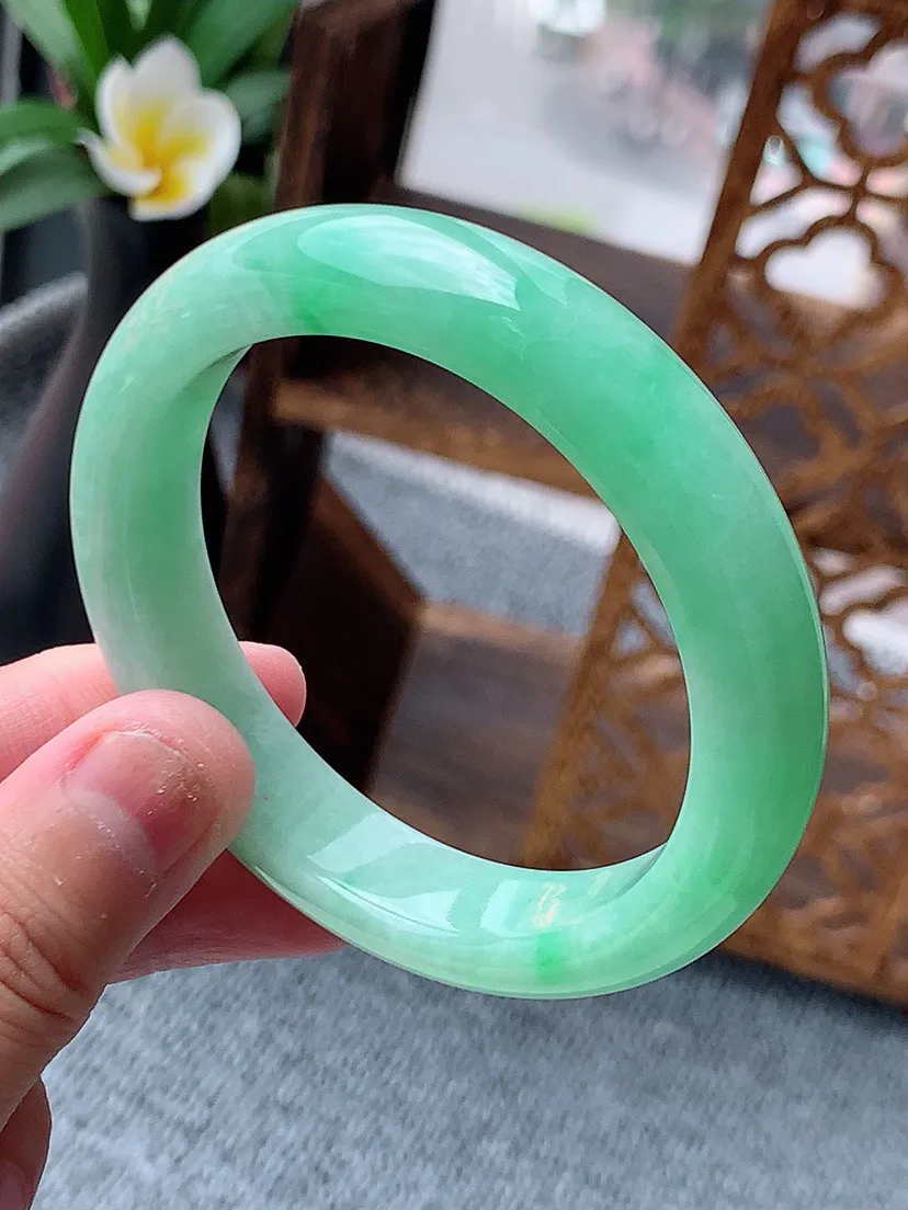 a货翡翠老坑满绿正装正圈手镯52-53小圈口  尺寸52.5×11.8×8mm 重量51.88g 0622