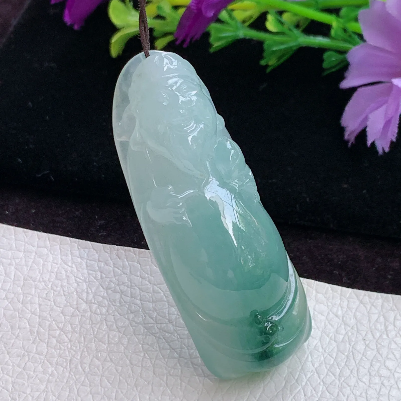 Lz实拍48.9*19.4*12.8翡翠A货精雕冰胶飘花财神爷 财爷玉吊坠