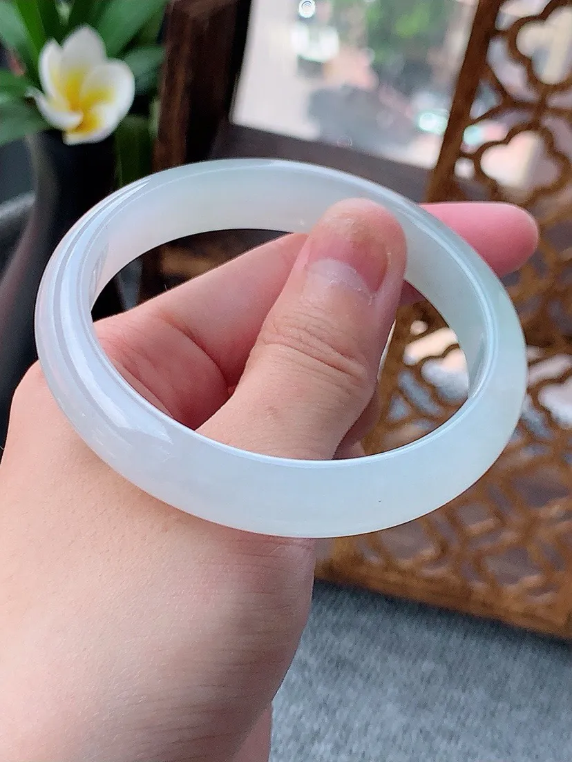 a货翡翠老坑白月光正装正圈手镯56-57圈口 尺寸56×11.5×7mm 重量44.82g 0622