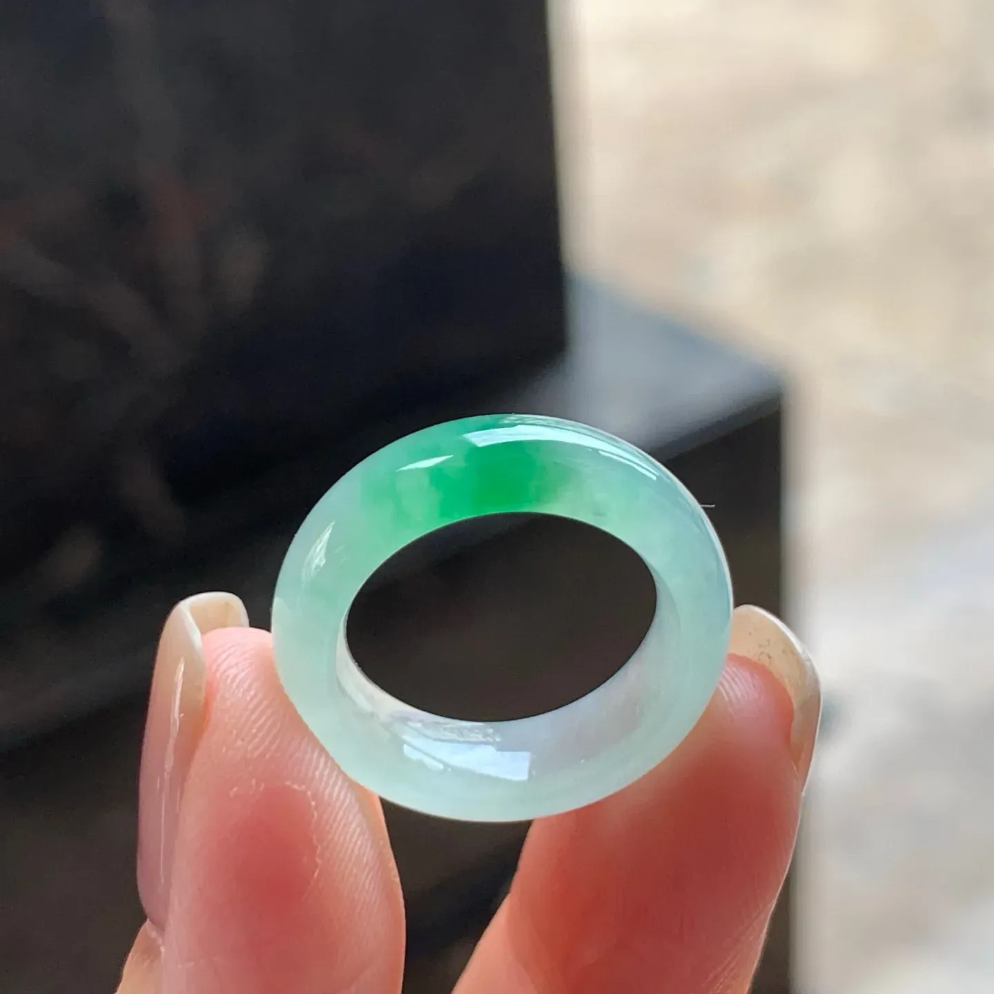 冰带色指环
颜色漂亮 种好水足