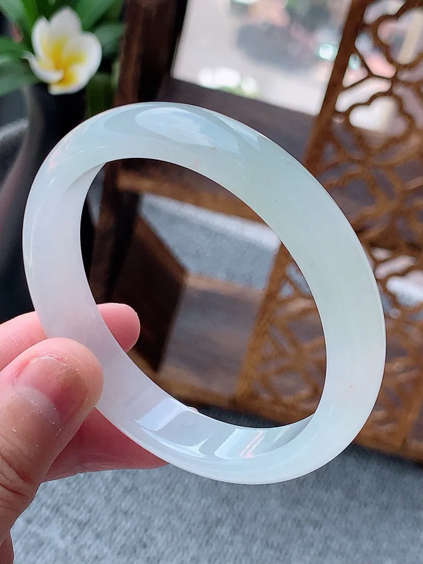 a货翡翠老坑白月光正装正圈手镯56-57圈口 尺寸56×11.5×7mm 重量44.82g 0622