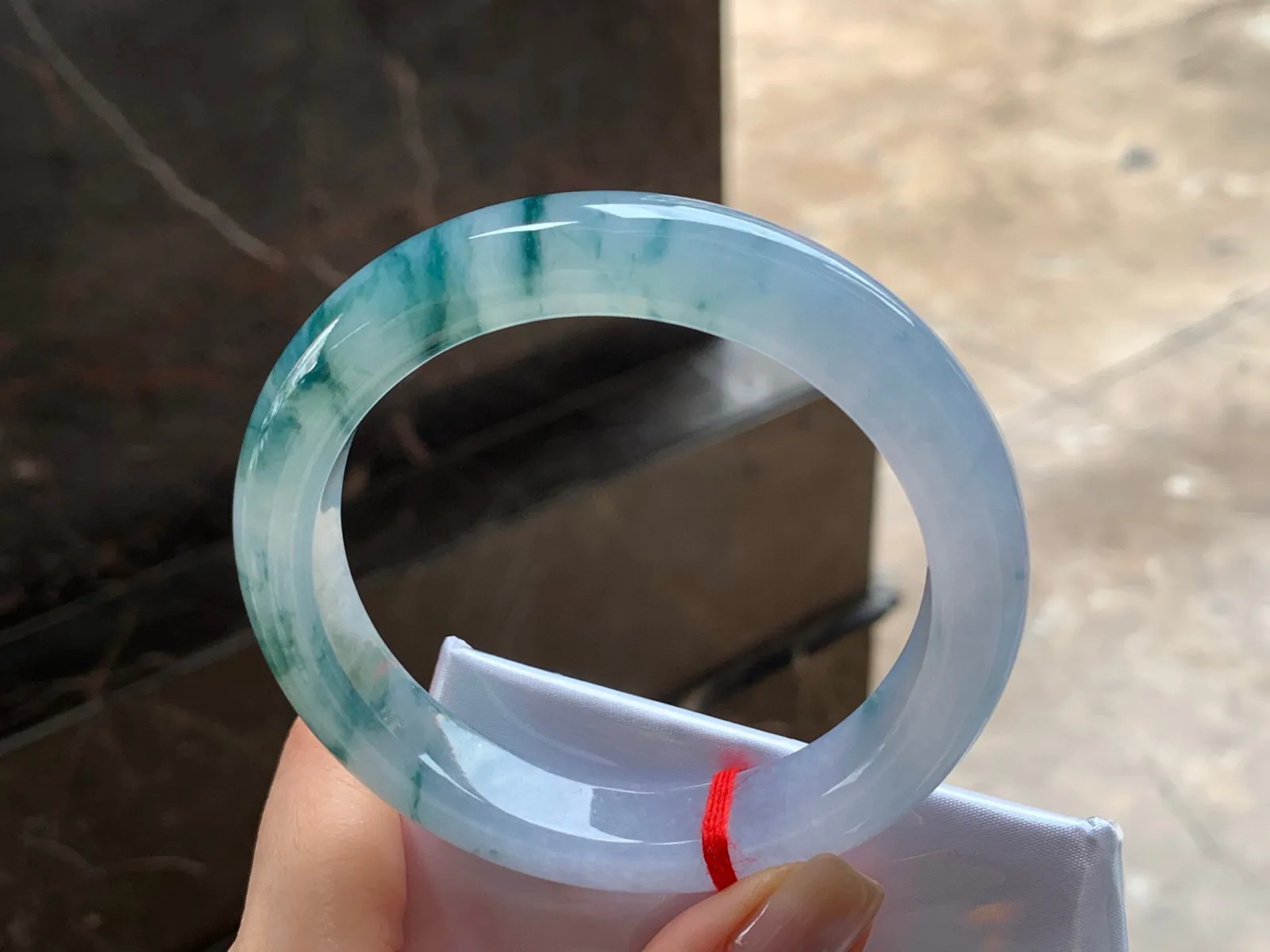冰飘花手镯
水润58.5/12.5/9.2mm
