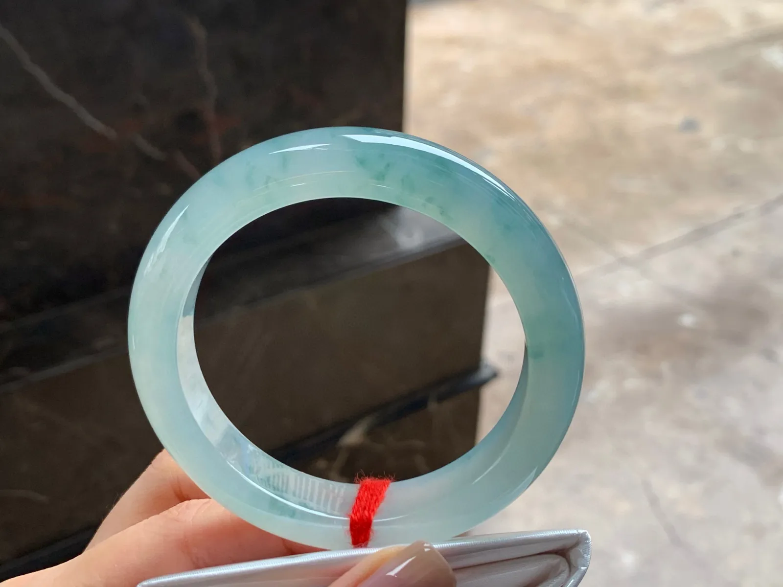 冰种飘花手镯
种好57.8/12.6/9.6mm