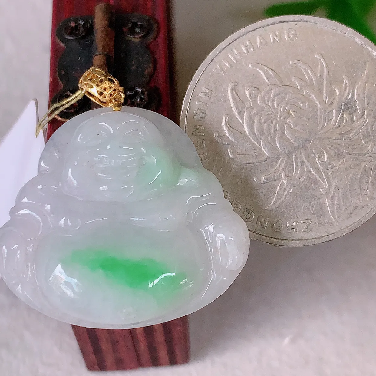 18K金镶嵌冰润飘绿佛公吊坠，翡翠笑佛，饱满，开脸喜庆，配戴优雅迷人！#35.5