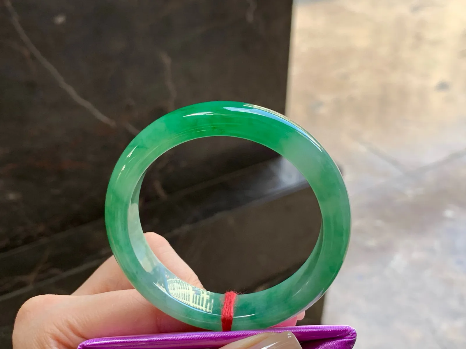 带色手镯
种好水润 52.8/12.6/7.8mm